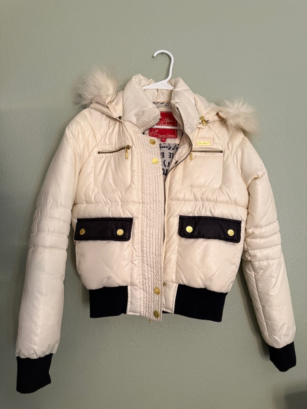 Apple Bottoms Cropped White Puffer with Faux Fur Lined Hood - Size M